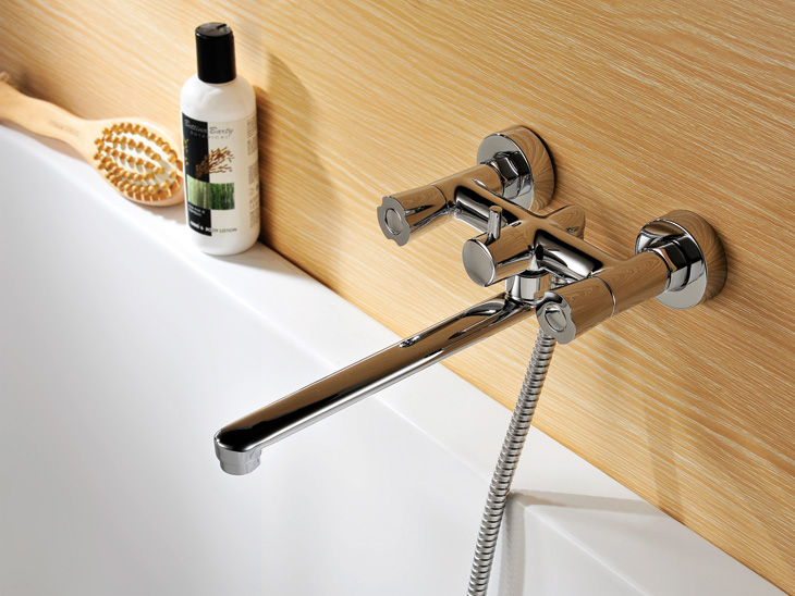 Pointex - Смеситель для ванны/душа с длинным изливом Gro Welle mng722